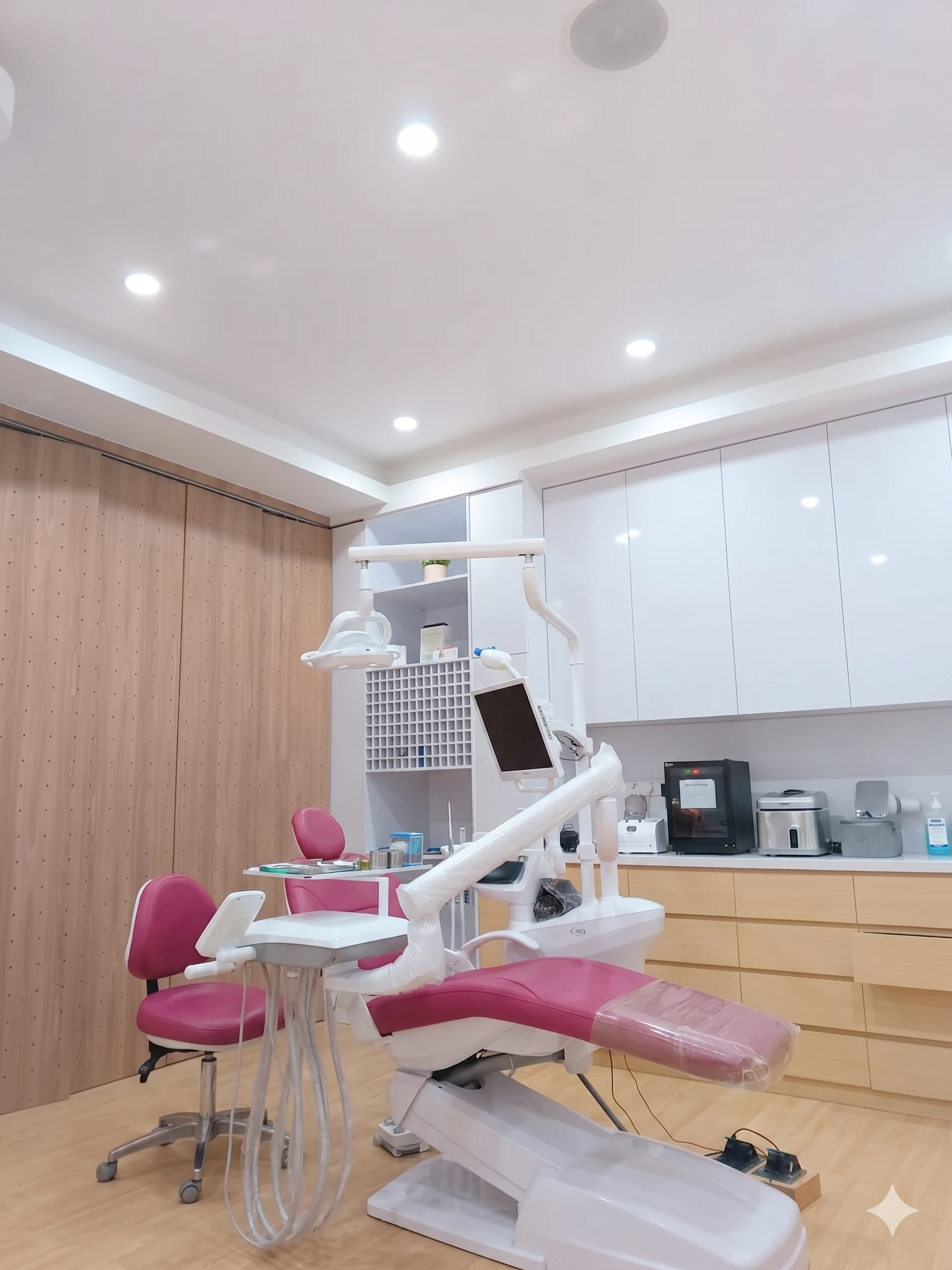 Ruang Periksa Modern